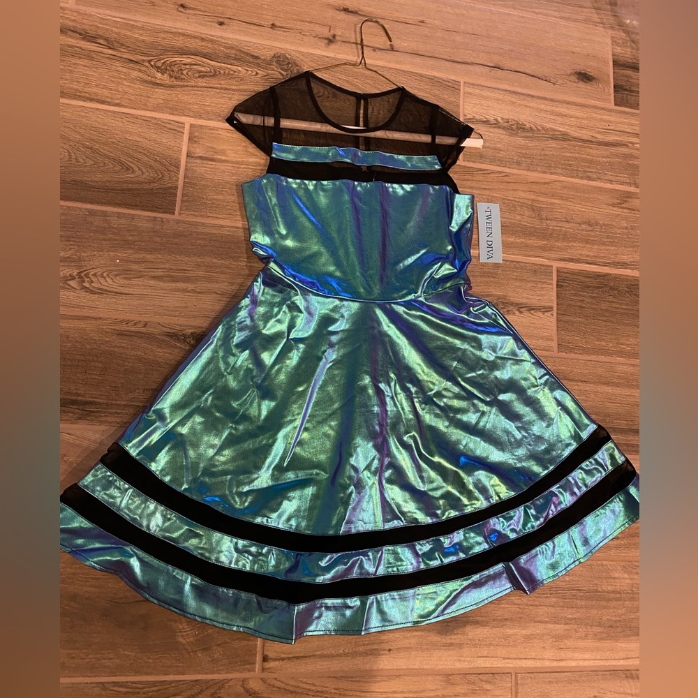 Girls party dress size 14 NWT